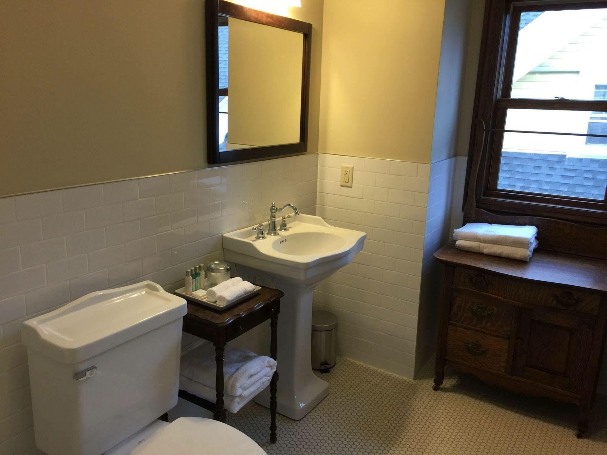فندق Dartmouth House روتشستر المظهر الخارجي الصورة